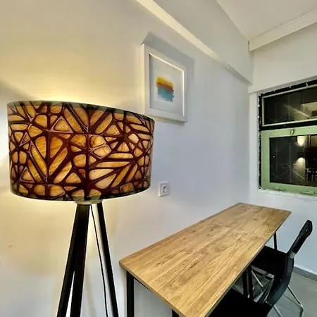 Cozy Midtown Flat In T1 아파트 안탈리아
