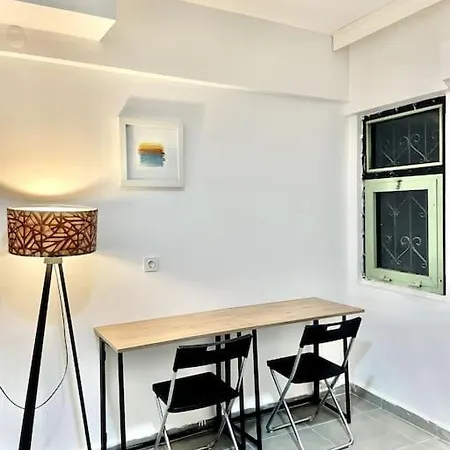 Cozy Midtown Flat In T1 아파트 *